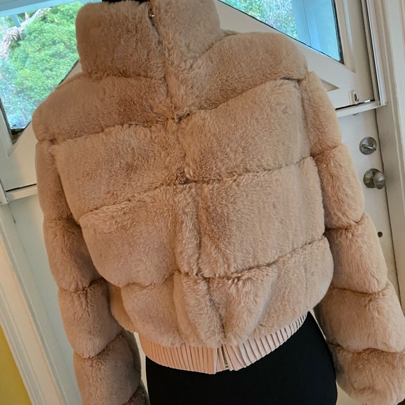 Soft Pink Fur Coat - Picture 8 of 9